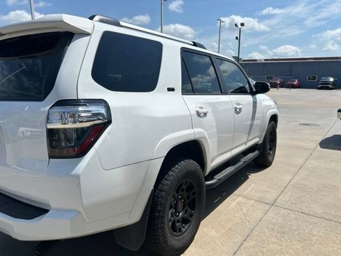 Used 2021 Toyota 4Runner SR5 Premium w/ Moonroof Package AWD/4WD image 4