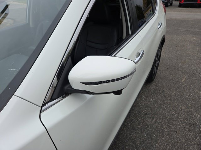 Used 2020 Nissan Rogue SL AWD/4WD image 34