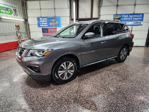 Used 2020 Nissan Pathfinder S FWD image 3