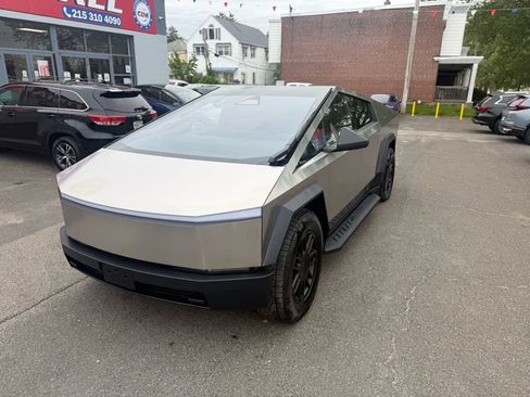 Used 2024 Tesla Cybertruck AWD Crew Cab image 12