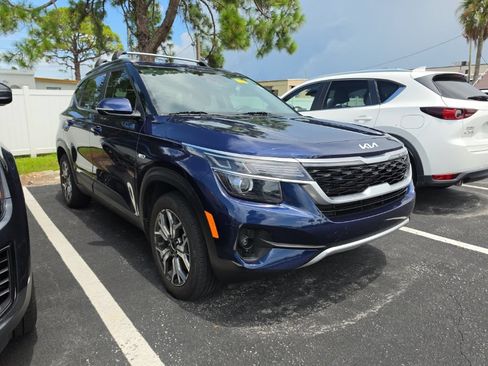Certified 2023 Kia Seltos EX AWD/4WD image 3