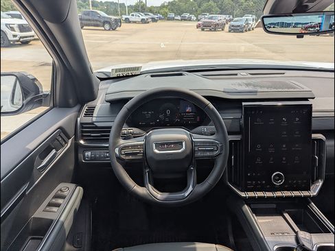 New 2026 GMC Acadia AT4 w/ Luxury Package AWD/4WD image 3
