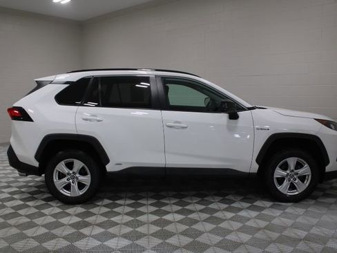 Used 2021 Toyota RAV4 LE image 11