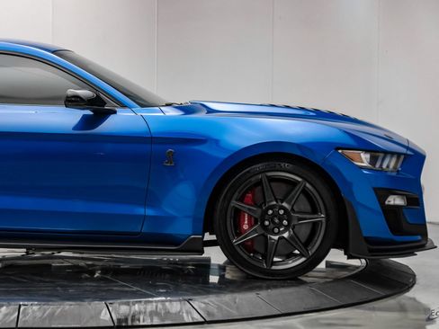 Used 2021 Ford Mustang Shelby GT500 w/ Carbon Fiber Track Pack RWD image 27