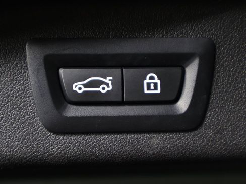 Used 2022 BMW X7 xDrive40i w/ M Sport Package image 56