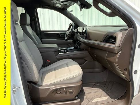 Used 2025 Chevrolet Suburban LT w/ Comfort Package AWD/4WD image 41
