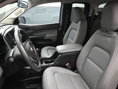 Used 2018 Chevrolet Colorado W/T w/ WT Convenience Package RWD image 15