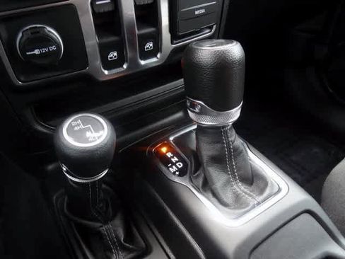 Used 2024 Jeep Wrangler Sport S image 35