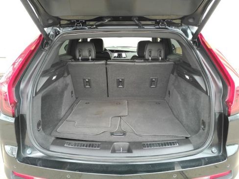 Used 2019 Cadillac XT4 Premium Luxury image 25