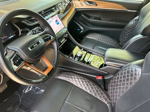 Used 2022 Jeep Grand Cherokee L Summit AWD/4WD image 4