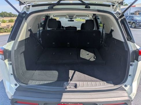 Used 2024 Nissan Pathfinder SV FWD image 10