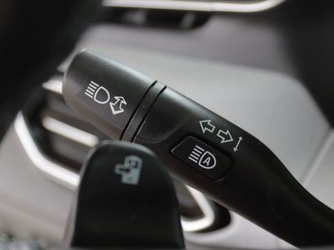 Used 2022 Chevrolet Bolt EUV Premier w/ Sun & Sound Package image 14