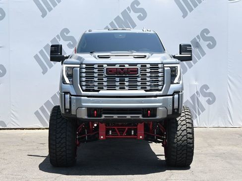 Used 2024 GMC Sierra 3500 Denali w/ Denali Reserve Package AWD/4WD image 2