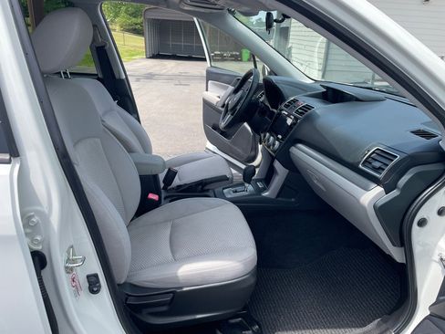 Used 2017 Subaru Forester 2.5i Premium AWD/4WD image 22