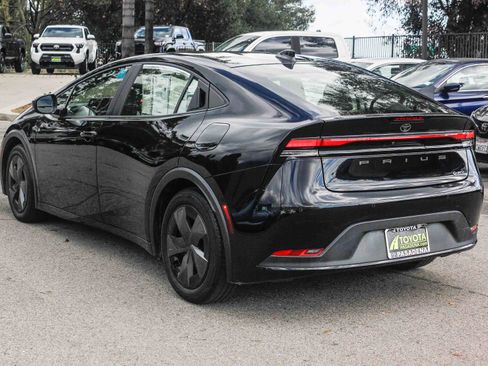 Used 2024 Toyota Prius LE image 8