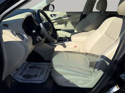 Used 2019 INFINITI QX60 Luxe w/ Essential Package image 18