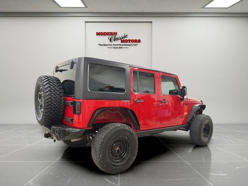 Used 2014 Jeep Wrangler Unlimited Sahara w/ Max Tow Package AWD/4WD image 5