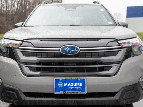 Used 2025 Subaru Forester Premium AWD/4WD image 3