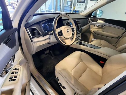 Used 2021 Volvo XC90 T5 Momentum w/ Climate Package image 19