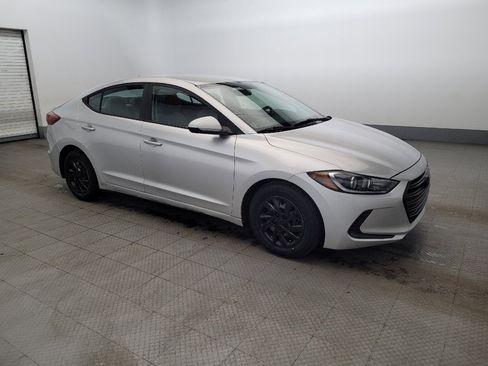 Used 2017 Hyundai Elantra SE image 11