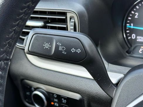 Used 2023 Ford Explorer XLT image 23