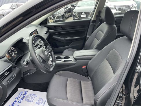 Certified 2025 Nissan Altima 2.5 S FWD image 13
