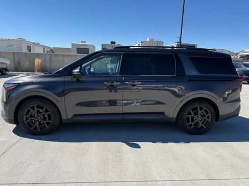 Used 2025 Kia Carnival SX Prestige image 6