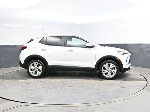 Used 2025 Buick Encore GX Preferred AWD/4WD image 12