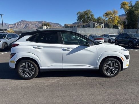 Used 2022 Hyundai Kona SEL image 2