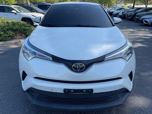 Used 2019 Toyota C-HR LE image 3