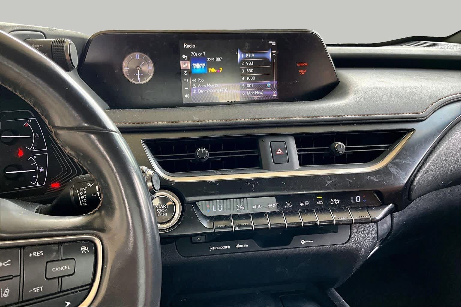 Used 2019 Lexus UX 200 FWD image 6