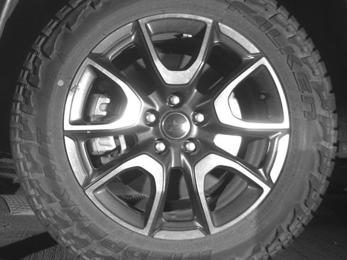 Used 2025 Jeep Compass Trailhawk AWD/4WD image 12