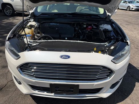 Used 2015 Ford Fusion SE w/ Equipment Group 202A FWD image 25