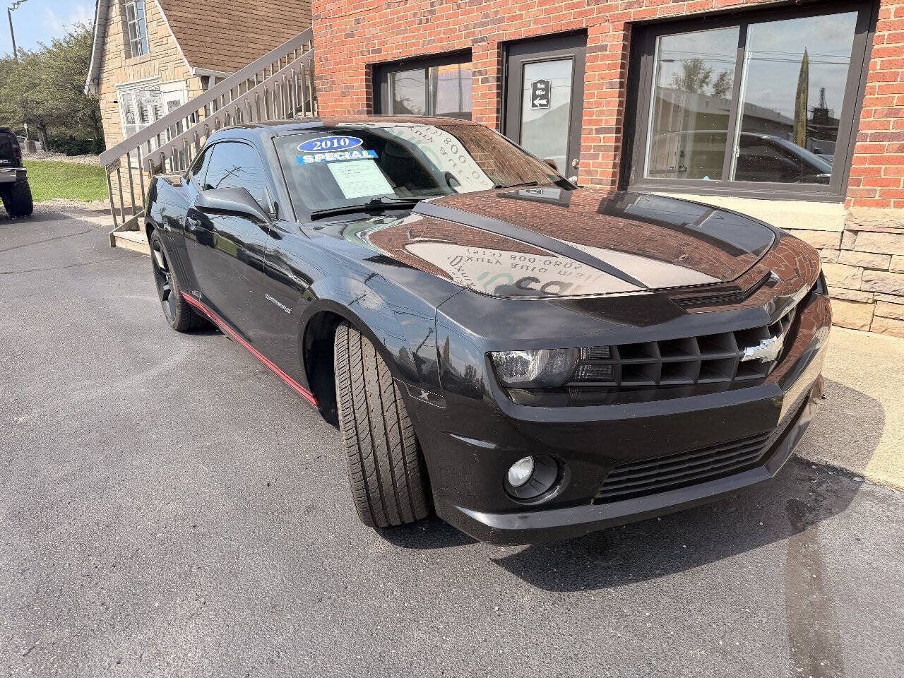 Used 2010 Chevrolet Camaro SS RWD image 2