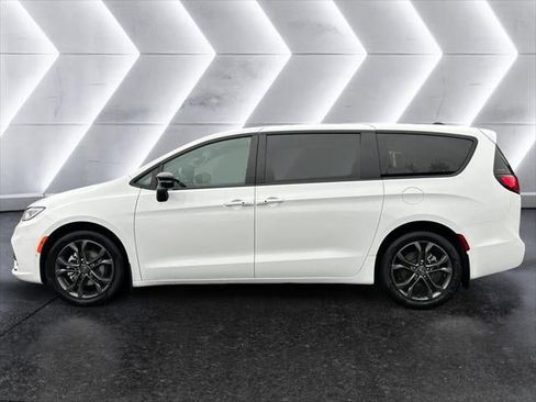 New 2026 Chrysler Pacifica Select image 19