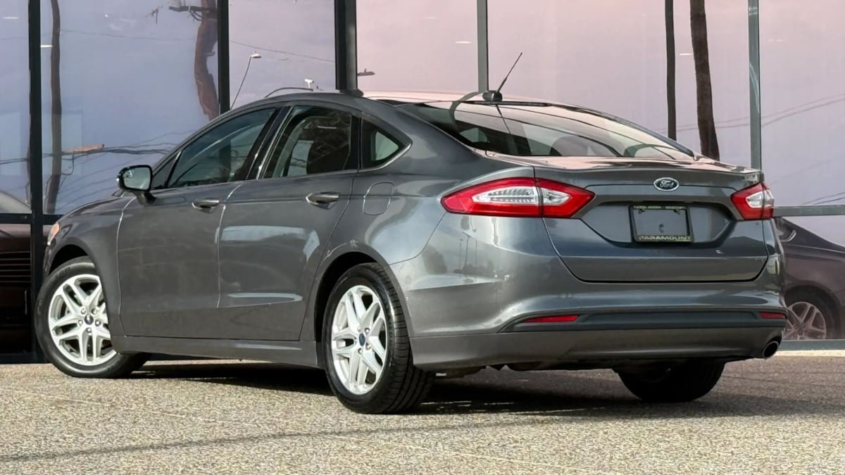 Used 2014 Ford Fusion SE FWD image 7