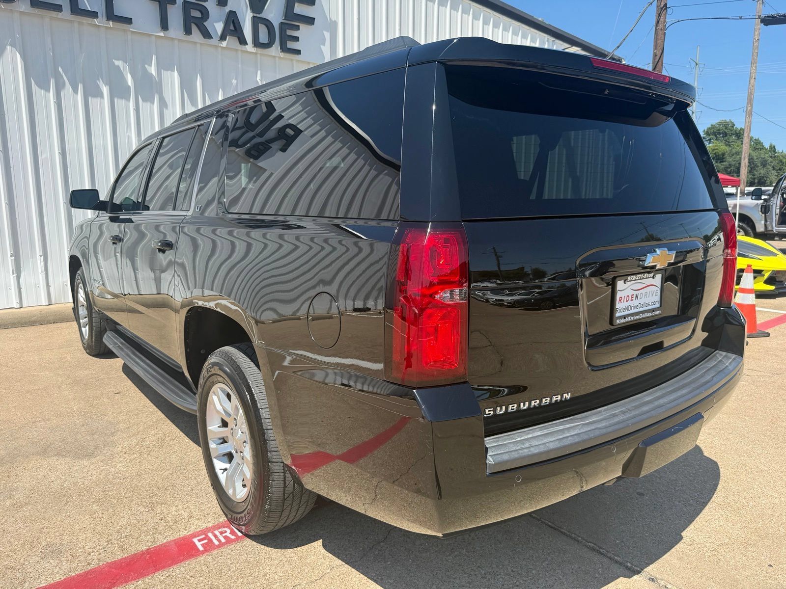 Used 2019 Chevrolet Suburban LT AWD/4WD image 4