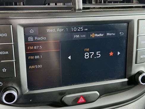 Used 2025 Kia Soul LX w/ LX Technology Package image 21