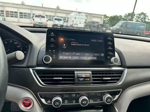 Used 2018 Honda Accord EX-L image 10