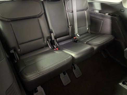 Used 2025 Ford Expedition Platinum image 32