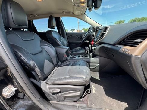 Used 2017 Jeep Cherokee Limited AWD/4WD image 12