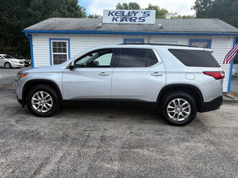 Used 2019 Chevrolet Traverse LT FWD image 3
