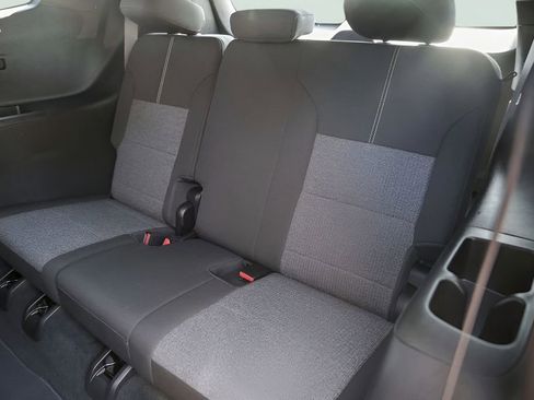 Used 2025 GMC Acadia Elevation image 23