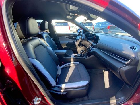 Used 2024 Buick Envista Preferred w/ Convenience II Package image 27