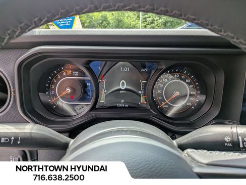 Used 2026 Jeep Gladiator Mojave AWD/4WD image 9