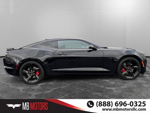 Used 2019 Chevrolet Camaro SS image 2
