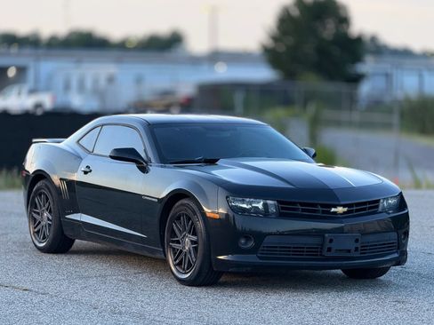 Used 2015 Chevrolet Camaro LT RWD image 1