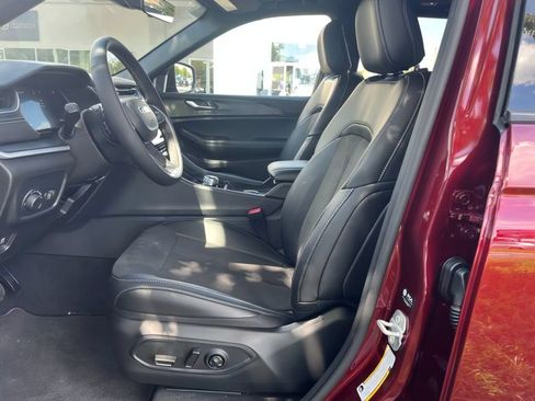 New 2025 Jeep Grand Cherokee Altitude AWD/4WD image 13