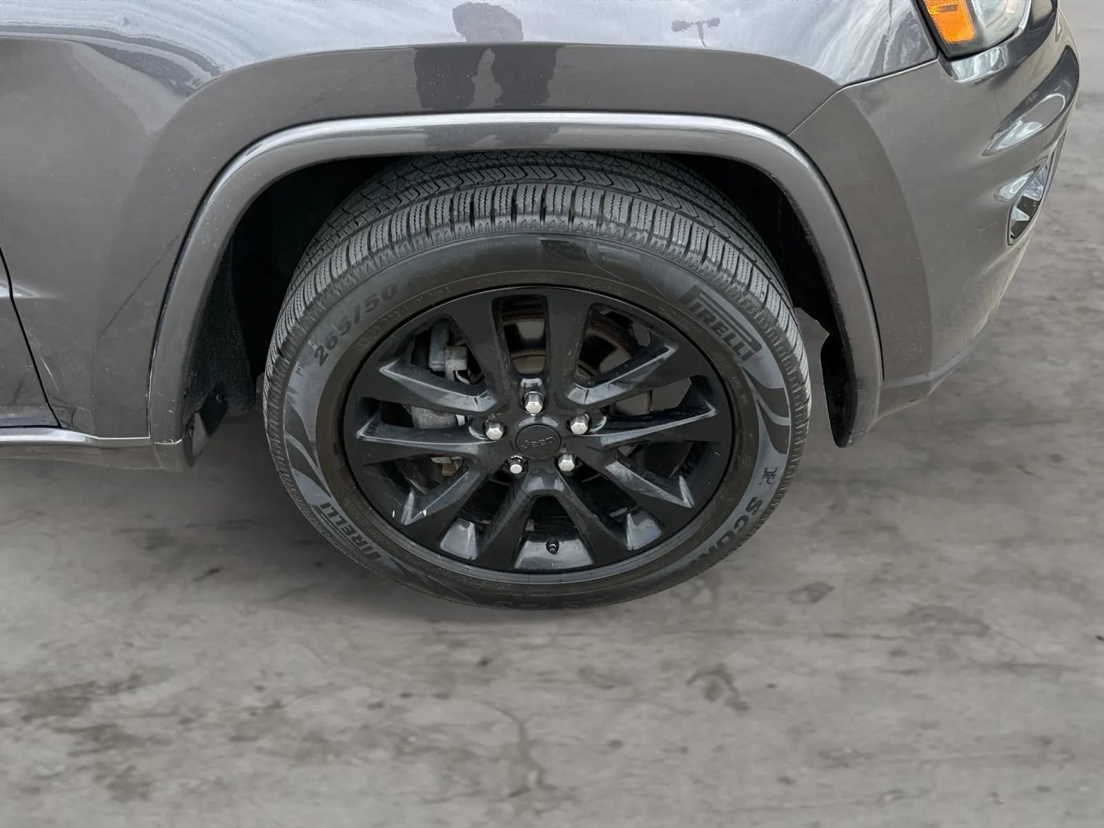 Used 2018 Jeep Grand Cherokee Altitude AWD/4WD image 46