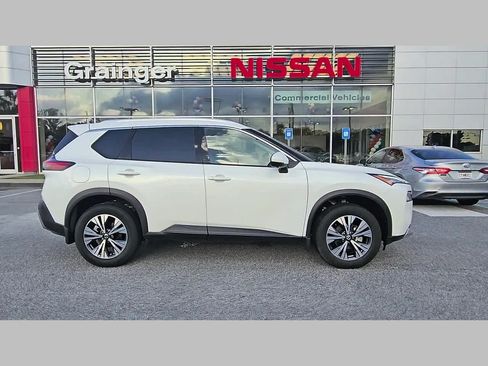 Used 2021 Nissan Rogue SV w/ Premium Package FWD image 38